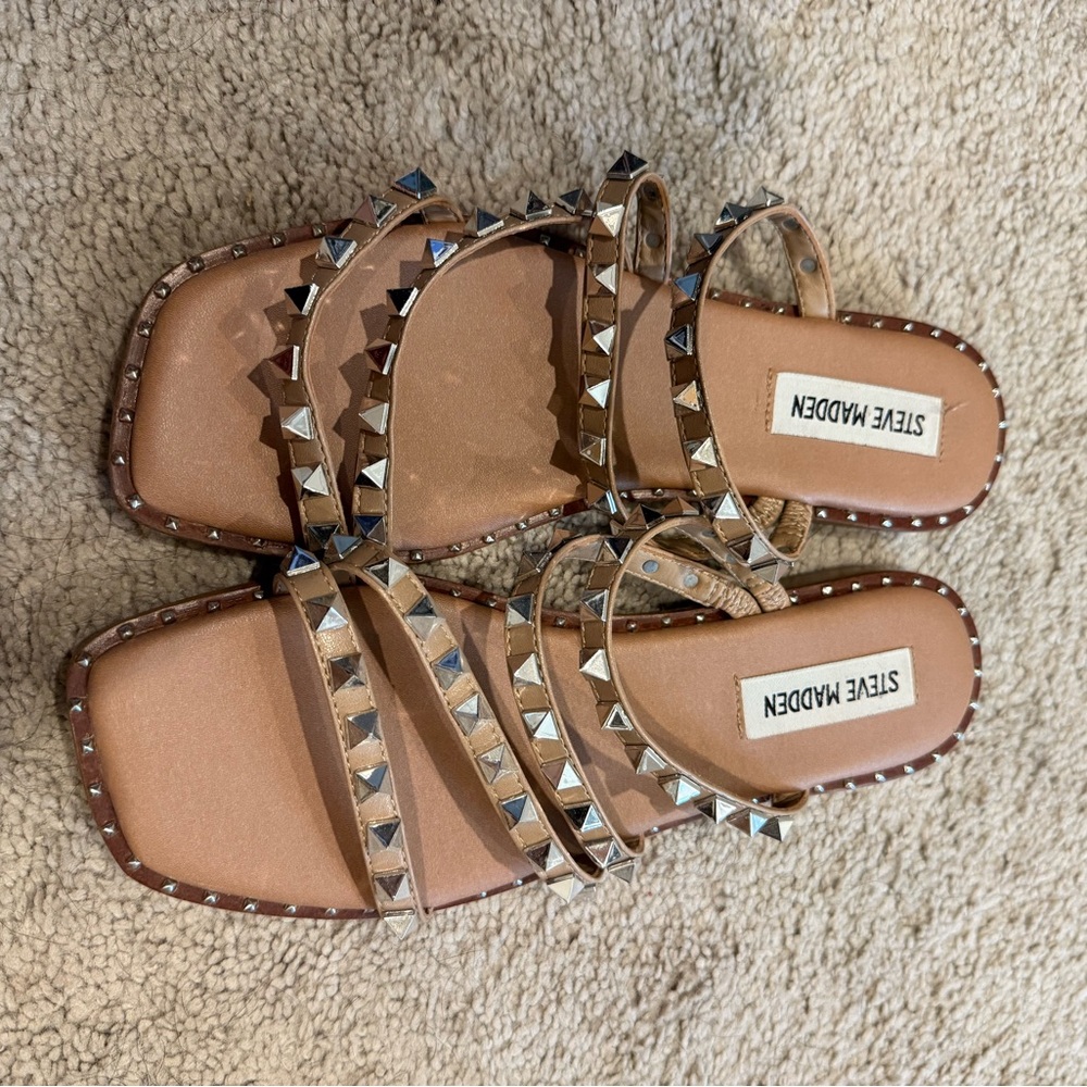 Steve Madden Tan Silver Gladiator Sandals